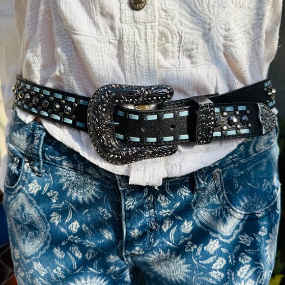 Black & Blue Leather Western Belt w/ Black Crystals - Picture 1 of 9